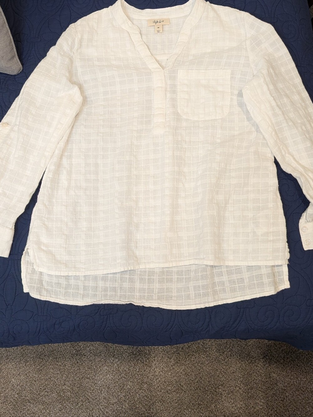 Size PM, 100% Cottont White Textured Long Sleeve Tunic With Tab Sleeves